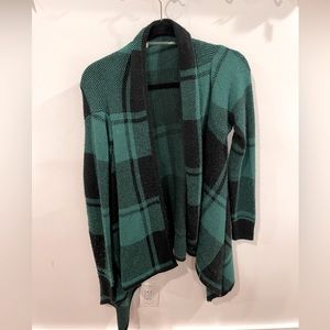 Cozy Merona wrap sweater longer in front - one size fits most (med) green